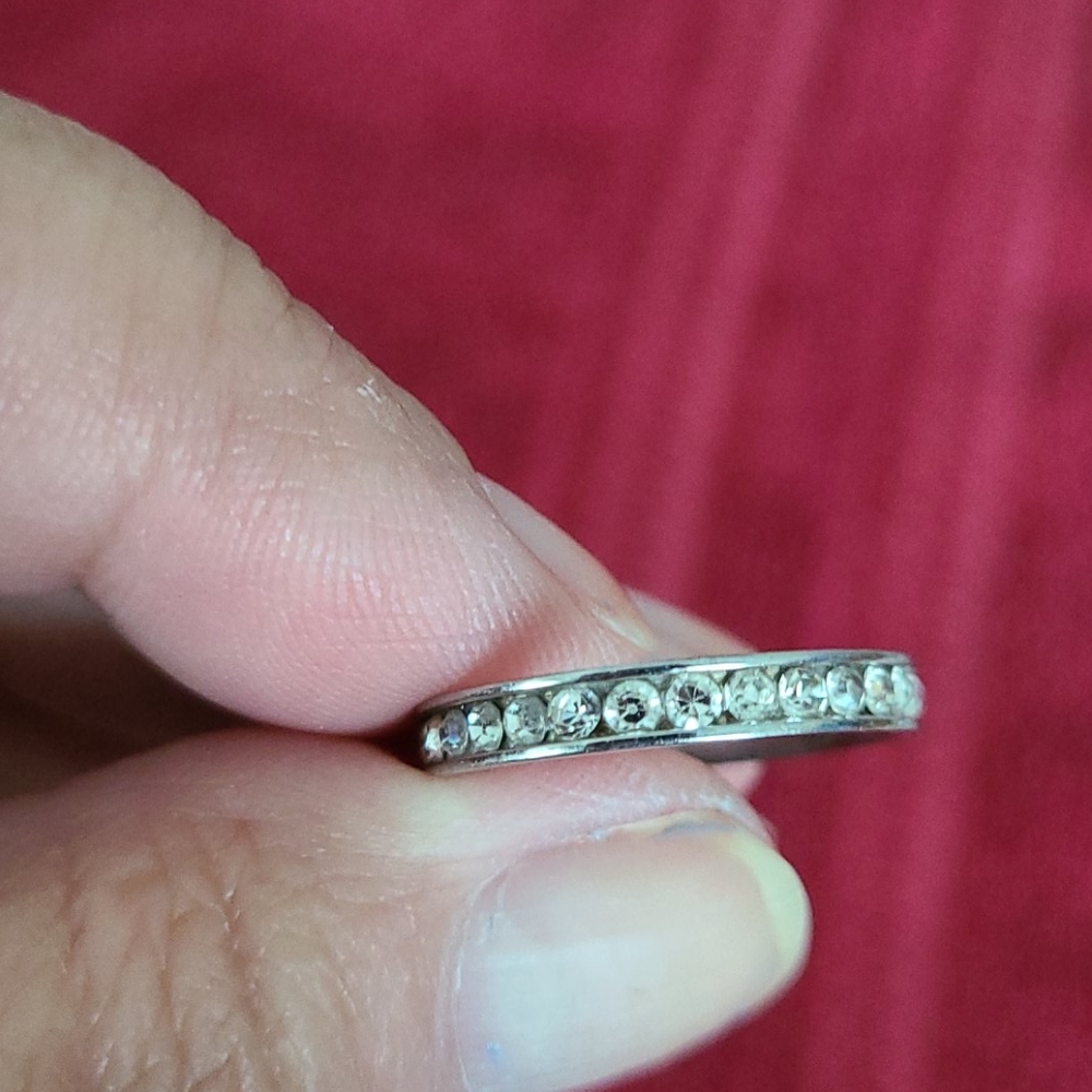 Pretty Silver Wedding Band